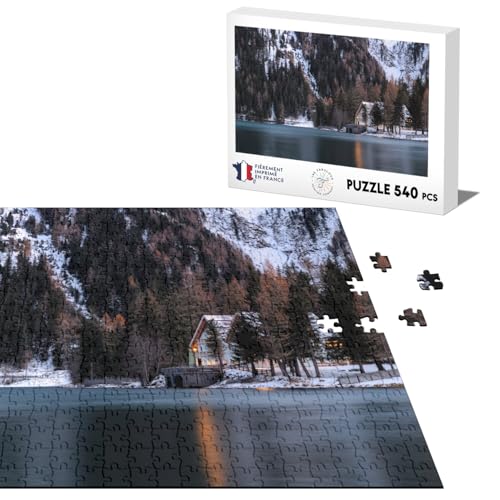 Klassisches Puzzle, 540 Teile, Chalet aus Holz, am See im Winter von Fabulous