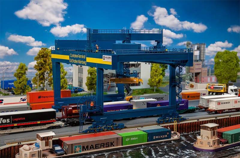 Containerbrücke GVZ Hafen Nürnberg von Faller