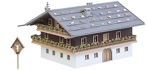 Faller FA 130554 - Alpenhof, Zubehör für die Modelleisenbahn, Modellbau, 179 x 156 x 115 mm, Weiß, Grau und Braun von FALLER