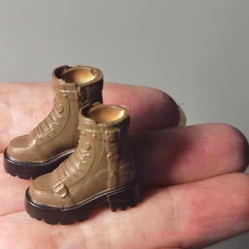 1/12 Skala Weibliche Schuhe, Weibliche Punk-Motorrad-Stiefel Genietet Kurze Stiefel Solide Schuhe Modell Zubehör für 6inch Action Figur Körper (Khaki) von Fremego