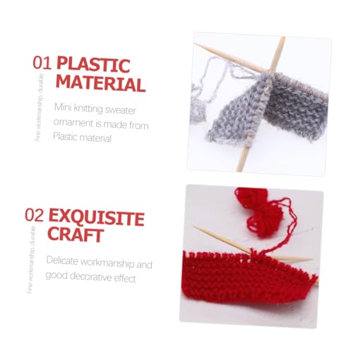 GALPADA 2 Stück Miniatur Strickpullover Modell Rot für Puppenhaus Dekoration Handgestrickte Miniaturpullover als Kreative Wohnaccessoires Detailreiche Miniatur Dekoration für Sammler und GALPADA 2 Stück Miniatur Strickpullover Modell Rot für Puppenhaus Dekoration Handgestrickte Miniaturpullover als Kreative Wohnaccessoires Detailreiche Miniatur Dekoration für Sammler und von GALPADA
