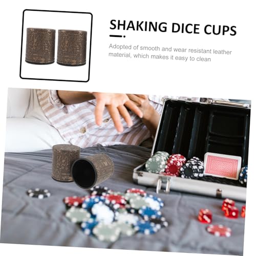 GARVALON 2 Stück Ledrige Würfelbecher mit Ägyptischem Muster Leichte Shaking Dice Cups für Party Ktv Bar und Familienspiele Kompakt und Tragbar für Tisch Brettspiele GARVALON 2 Stück Ledrige Würfelbecher mit Ägyptischem Muster Leichte Shaking Dice Cups für Party Ktv Bar und Familienspiele Kompakt und Tragbar für Tisch Brettspiele von GARVALON