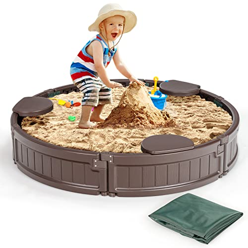 GOPLUS 120 cm Runder Sandbox, HDPE-Sandkasten mit 3 Abnehmbaren Sitzen für Kinder, Wetterbeständige Sandkiste mit Oxford-Unterlage & Abdeckung für Innenhof, Balkon & Garten, Braun von GOPLUS