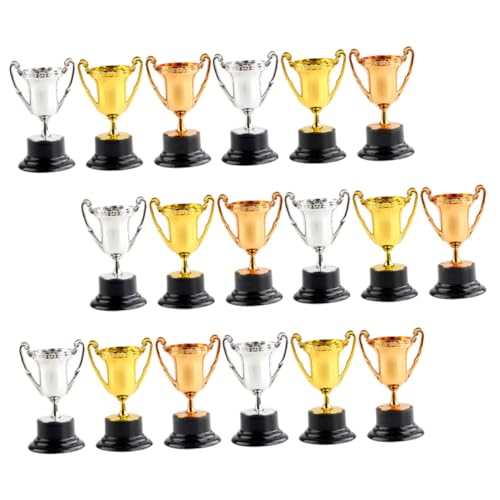 Garneck 18 Stück Mini-trophäen-partygeschenke Klein Miniaturen Fußball Trophäe Für Spielzeugpokal Favorisieren Goldmedaille Figuren Würfel Kindertrophäen Ding Plastik von Garneck