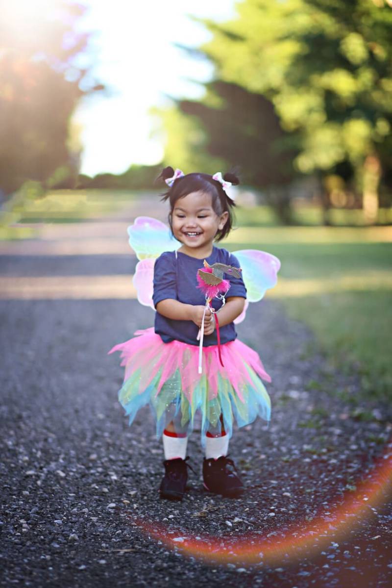 Regenbogen Tutu-Set mit Flügeln und Zauberstab für kleine Feen (4-6 Jahre) von Great Pretenders