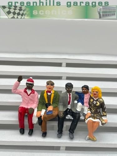 F1123 Greenhills Scalextric Carrera Group of 5 Hand Painted Seated Spectators 1.32 Scale - NEW von Greenhills Garages