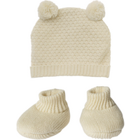 HELESS 4801 Puppen-Strickset mit Bommelmütze und Strickschuhen aus 100 % Bio-Baumwolle, ecru, 2-teilig, Gr. 28-35 cm von HELESS