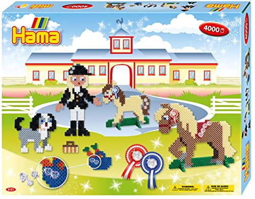 Hama Perlen 3151 Geschenk-Set Reiterhof mit ca. 4.000 bunten Midi Bügelperlen mit Durchmesser 5 mm, Motivvorlage und 2 Stiftplatten, inkl. Bügelpapier, kreativer Bastelspaß für Groß und Klein von Hama Perlen