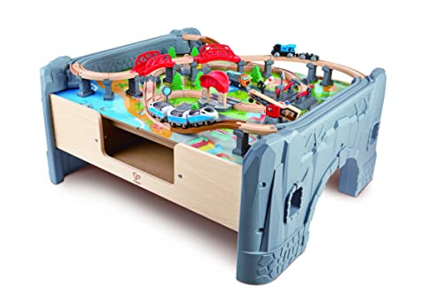 Hape E3766 Spieltisch Eisenbahnlandschaft mit batteriebetriebener Lok Mehrfarbig von Hape