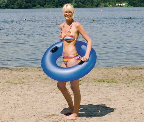 Wasserring, Schwimmring 90 cm 3-farbig sortiert, blau, rot und gelb von Happy People