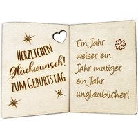 Ein Jahr weiser, ein Jahr mutiger, ein Jahr unglaublicher! - Geburtstagskarte Holz als Anhänger für Geschenke u. Blumendeko von Happygoods GmbH