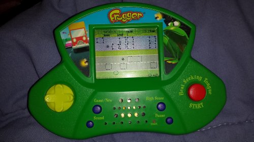 Elektronischer FROGGER mit wärmesuchender Zunge von Hasbro