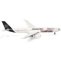 HERPA 572774 1:200 Lufthansa Airbus A330-300 "Fanhansa – Diversity Wins" – D-AIKQ von Herpa