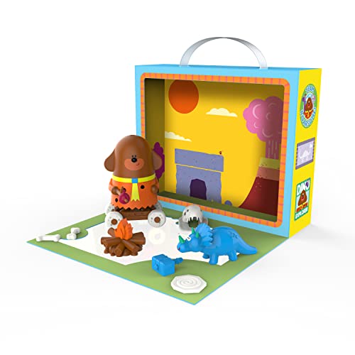 Hey Duggee Secret Surprise Take and Play Figuren-Set mit Duggee-Hintergrund aus Karton, Dinosaurier mit Duggee, 3 Spielmöglichkeiten, Mehrfarbig (2172) von Hey Duggee