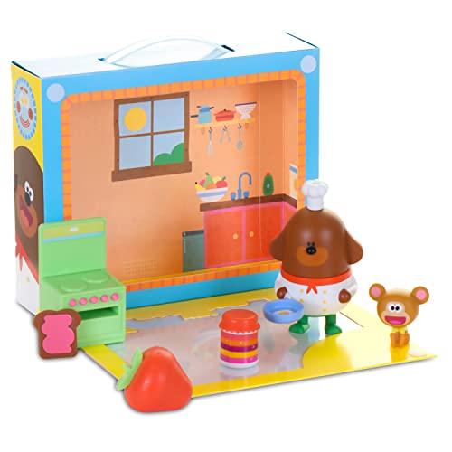 Hey Duggee Spielzeug, Duggee Küchenset mit Spielfiguren, Spielfiguren-Set für unterwegs, Papp-Küchen-Themen-Hintergrund – Kochen Sie mit Duggee 3 Spielmöglichkeiten! Perfektes Kleinkindspielzeug oder von Hey Duggee