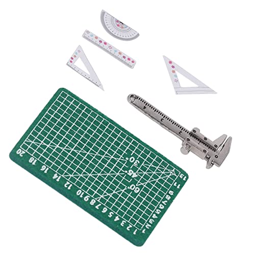 Hiraith Puppenhaus-Lineal-Set, Miniatur-Lineal-Set aus Legierung, Miniatur-Messschieber-Lineale, Schneideunterlage, Glättung von Oberflächen für Puppenhaus, Schulzubehör von Hiraith