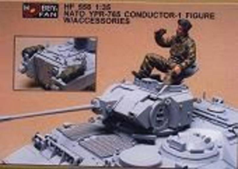 Nato YPR-765 conductor- 1 Fig. w/acc. von Hobby Fan