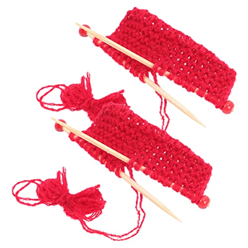 Hohopeti 2St Puppenhaus Spielzeug schöne Mini-Verzierung Miniaturmodell Dekoration Schlafzimmer playmobilhaus Spielzeuge Pullover Modell aus DIY-Garn dekorative Mini-Modelle Stricken rot von Hohopeti