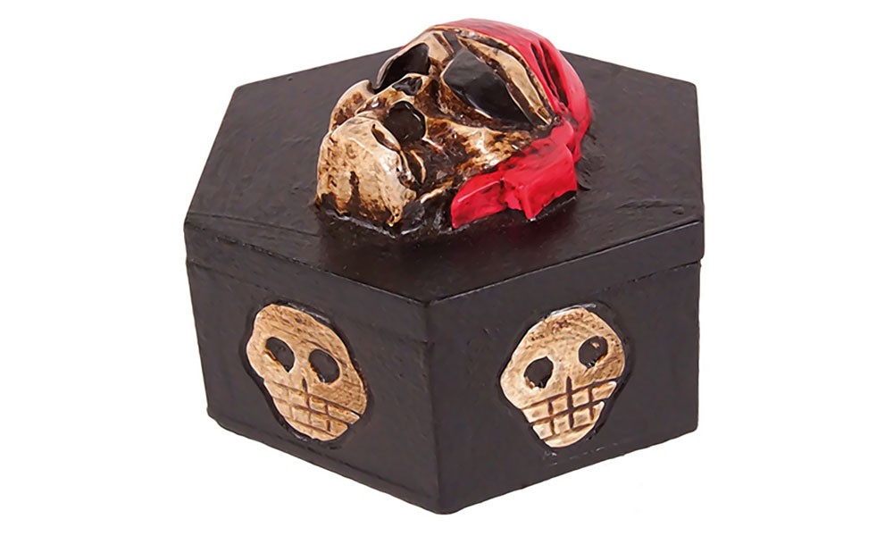 Totenkopf geschnitzt, 6eck-Box von Holzspielerei