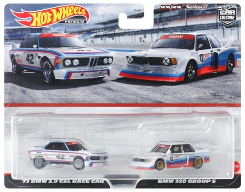 Hot Wheels Premium BMW 320, Car Culture 2er-Pack im Maßstab 1:64, Einzigartige Zusammenstellungen, Real Riders Reifen, Metall/Metal Karosserie, Spielzeug für Erwachsene Sammler, HKF55 von Hot Wheels