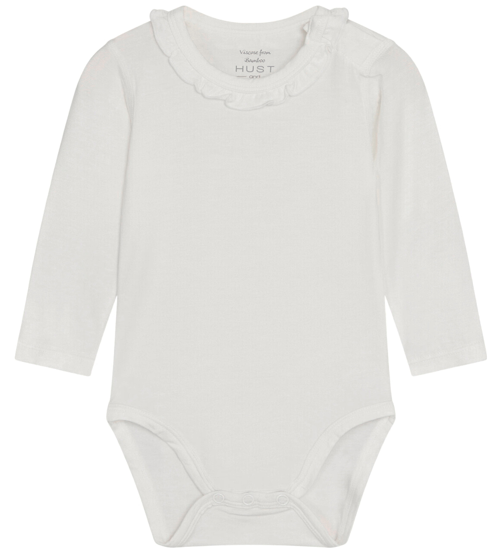 Hust and Claire Body l/ä - Bambus - HCBuller Flounce - Ivory - Hust and Claire - 50 - Body L/Ä Hust and Claire Body l/ä - Bambus - HCBuller Flounce - Ivory - Hust and Claire - 50 - Body L/Ä von Hust and Claire