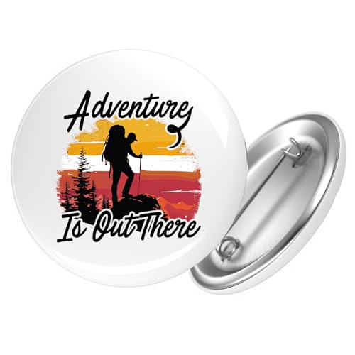 Huuraa Ansteckbutton Adventure is out there Backpacking Geschenk Größe 59mm Adventure is out there Accessoire von Huuraa