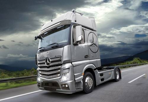 Italeri 510003905 Mercedes Benz Actros MP4 Gigaspace Truckmodell Bausatz 1:24 von Italeri