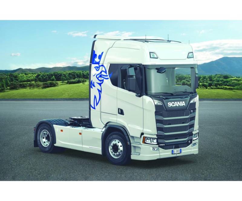 Scania 770 S V8 White Cab von Italeri