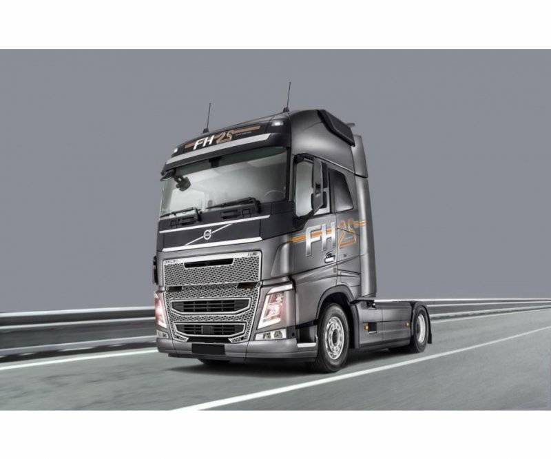 Volvo FH4 Globetrotter XL von Italeri