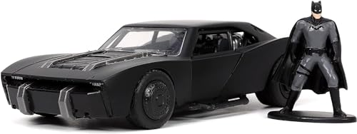 Jada Batman Batmobile 2022, hochdetailiertes 1:32 Modellauto inkl. Batman-Figur, Cockpit und Türen können geöffnet Werden, mit Freilauf, schwarz von Jada Toys