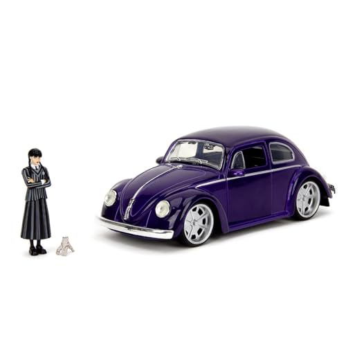 Jada Toys Wednesday Addams & VW Käfer 1972 - Volkswagen Beetle (19cm) mit Wednesday Figur (7 cm) & Eiskaltem Händchen auf der Stoßstange, The Addams Family Fanartikel aus Metall, ab 8 Jahre von Jada Toys