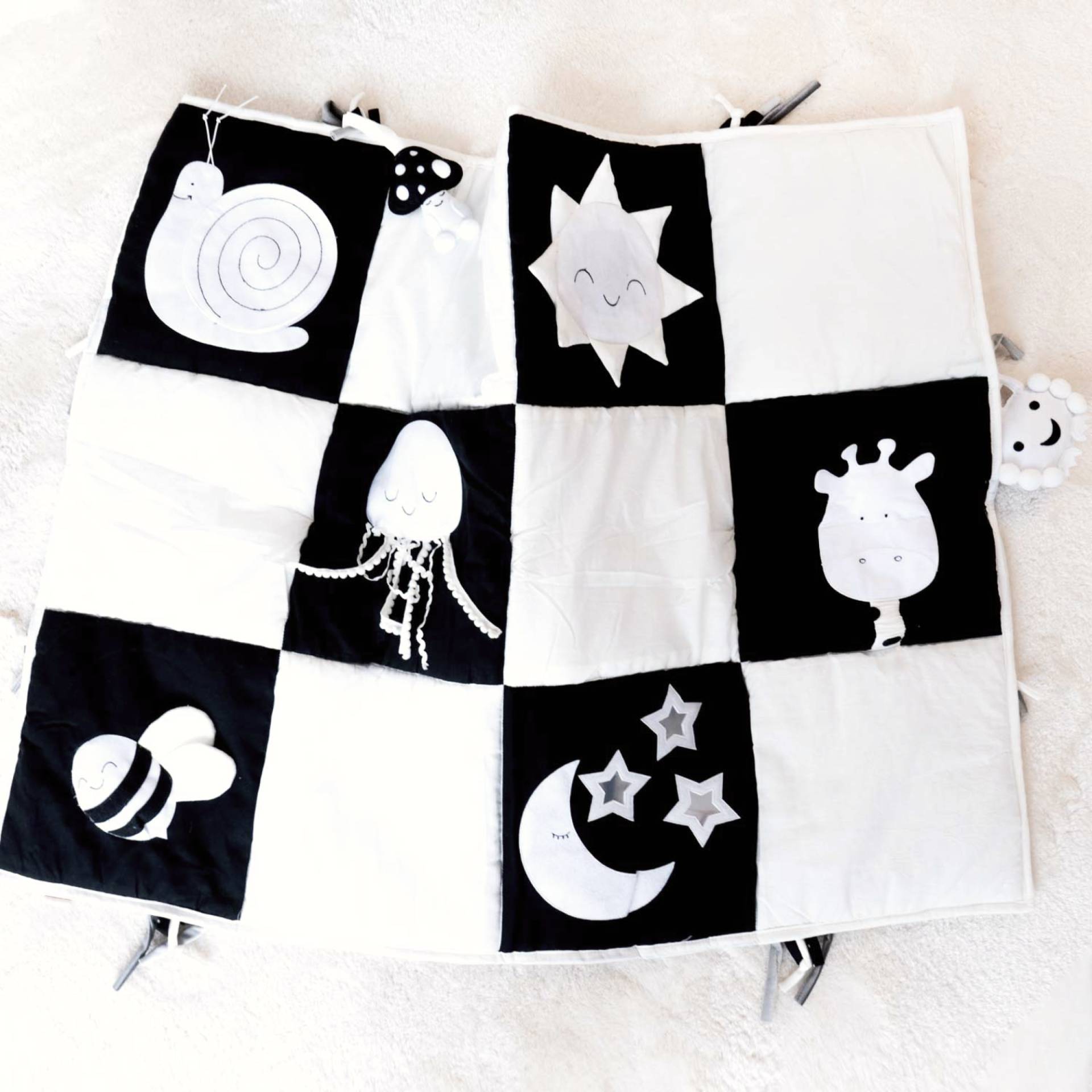 Krabbeldecke Black and White von Jolly Designs