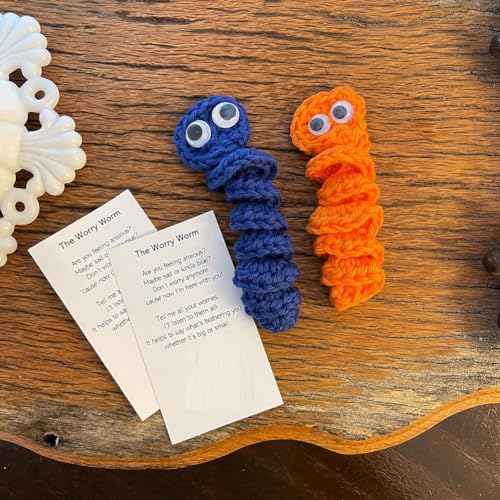 Jolsaawie Handgefertigtes Sorgenwurm-Geschenk Zur Emotionalen Unterstützung, Häkel-Sorgenwurm, der Sie Inspiriert und Sich Um Sie Kümmert, Süßes Gestricktes Geschenk C von Jolsaawie