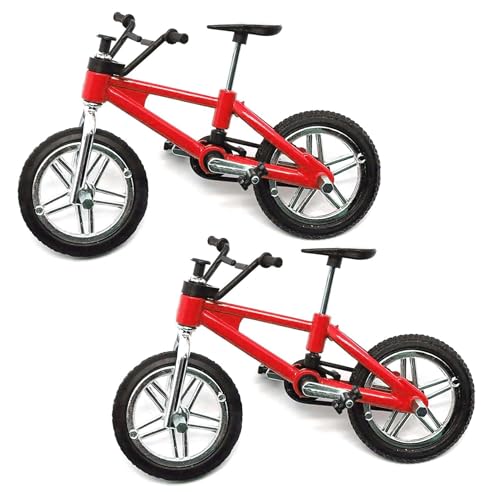 KEEDA 2 Stück Mini Bike Fahrräder Dekoration Zubehör Modell Spielzeug für 1/10 RC Crawler Auto SCX10 TRX4 CC01 D90 D110 (Rot) von KEEDA