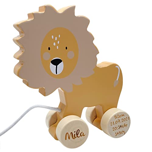 Nachziehtier Löwe - personalisierbar I Handmade Holzspielzeug ab 1 Jahr I Tryco Baby Spielzeug aus Holz I Personalisierte Geschenke Baby I Holz Ziehtier mit Name & Geburtsdaten von KIDSLINO