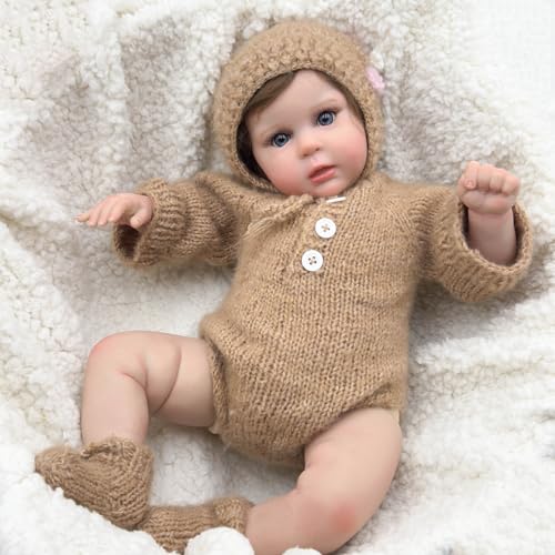 KIGKYO Reborn Baby Mädchen,22"/55cm Stoffkörperpuppe, Wiedergeborene Puppe, Handgemachte Puppe, Handimplantierte Haare, Detaillierte Bemalung von KIGKYO