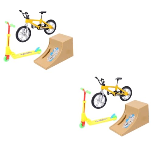 KOMBIUDA 2 Sätze Fingerrad Fingerspitze Fingerbike Mit Rampe Fingerfahrräder Finger-Skateboard Fingerscooter Miniatur-Skateboard-Spielzeug Fingersportspielzeug Mini-Skateboards Plastik von KOMBIUDA