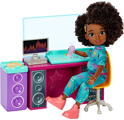 Karma's World Making Rhymes Recording Studio 13-teiliges Spielset mit Karma-Puppe (22,1 cm), Mischkabine, Gitarre, Sammelplatte und mehr, HHJ27 von Mattel