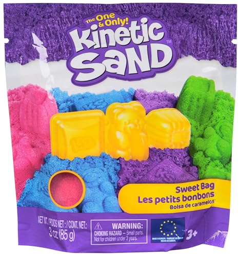 Kinetic Sand Sweet Bag - mit 85 g original magischem Sand in Einer von Vier Farben (Auswahl zufällig) und 1 Süßigkeitenförmchen für kreatives Indoor-Sand- und Rollenspiel, für Kinder ab 3 Jahren von Kinetic Sand