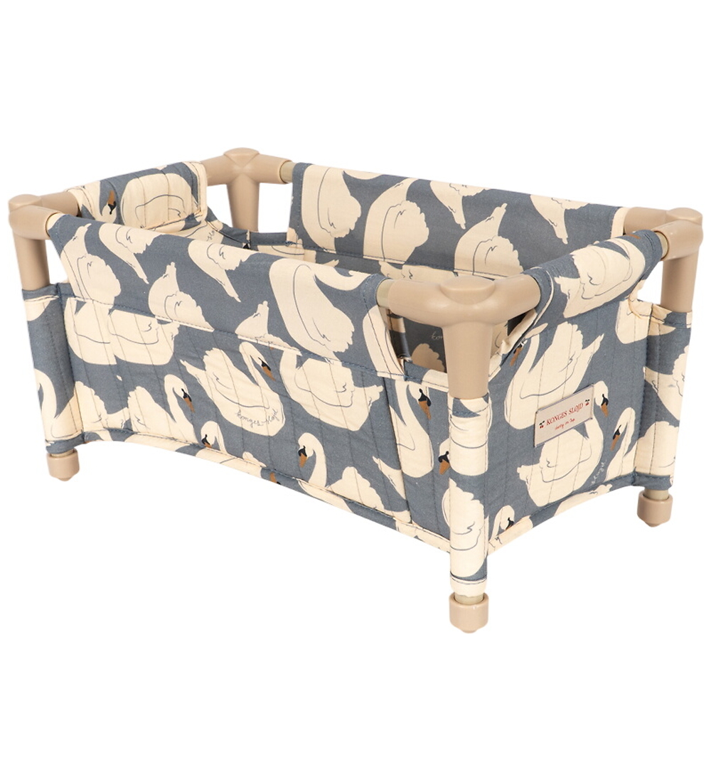 Konges Sløjd Reisebett für Puppen - 43 cm - Swan - Konges Sløjd - One Size - Puppenbett Konges Sløjd Reisebett für Puppen - 43 cm - Swan - Konges Sløjd - One Size - Puppenbett von Konges Sløjd