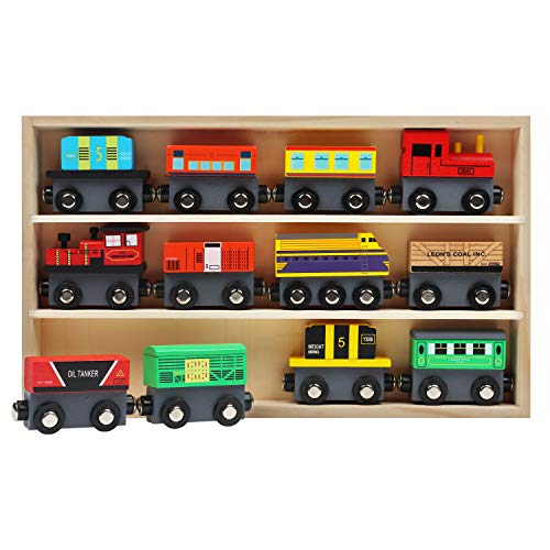 Kurtzy Zug Holzeisenbahn Set Magnetisch mit Aufbewahrungsbox (12-Teilig) – Kinderspielzeug Holzeisenbahn Jungen & Mädchen ab 3 – Zug Waggons Lok Spielzeug Zug Kinder Holzeisenbahn Für Gängige Schienen von Kurtzy