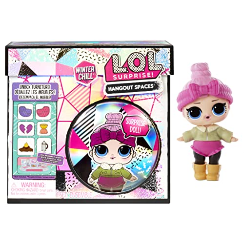 L.O.L. Surprise! Winter Chill Hangout Spaces Möbelset - Cozy Babe - Mit 10+ Überraschungen inkl. Puppe, Accessoires und Möbel - 2-in-1 Spielset - Tolles Geschenk für Mädchen und Jungen ab 4 Jahren von L.O.L. Surprise!