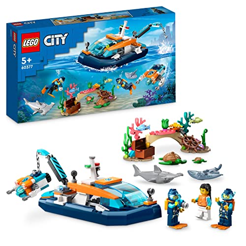 LEGO 60377 City Meeresforscher-Boot Spielzeug, Set enthält EIN Korallenriff, EIN U-Boot, 3 Minifiguren und Mantarochen, Haie, Krabben und 2 Schildkröten, Meerestiere Figuren für Kinder ab 5 Jahren von LEGO