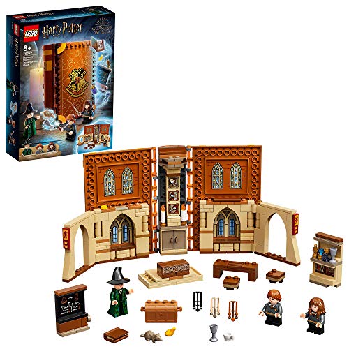 LEGO 76382 Harry Potter Hogwarts Moment: Verwandlungsunterricht Set, Spielzeugkoffer mit Minifiguren, Sammlerstück von LEGO