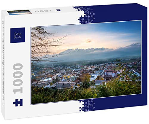 Lais Puzzle Luftaufnahme von Vaduz bei Sonnenuntergang mit Appenzeller Alpen im Hintergrund - Vaduz, Liechtenstein 1000 Teile von Lais Puzzle