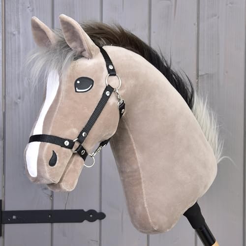 LarDen Hobby Horse - Braun Steckenpferd Piccolino mit Halfter M, HANDGEFERTIGTES Stockpferd Für Kleine, Große Kinder mit Zubehör | Spielpferd, Pferd Zum Reiten Spielzeug, Hobby Horsing, Hobbyhorse von LarDen