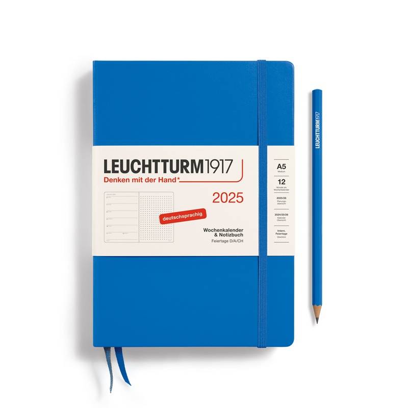 Leuchtturm1917 Kalender & Notizbuch 1 Woche auf 1 Seite 2025 Medium A5 Hardcover Sky, punktkariert von Leuchtturm1917