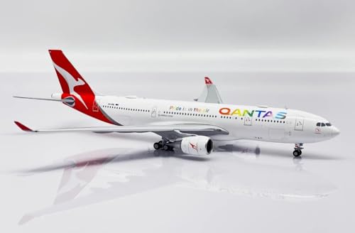 Limox JC Wings Airbus A330-200 Qantas Pride is in The air VH-EBL 1:400 von Limox