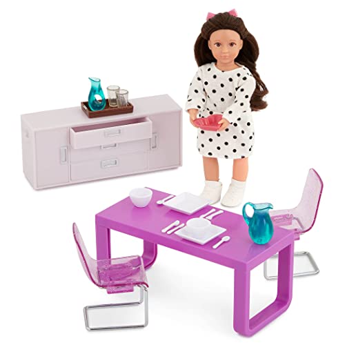 Lori – Kleine Puppe & Puppenhaus Möbel – 15 cm Mini Puppe & Puppenmöbel – mit Puppenzubehör & Puppenkleidung – Tisch, Stühle, Geschirr, Besteck – Spielzeug für Kinder ab 3 Jahren – Amelias Esszimmer von Lori