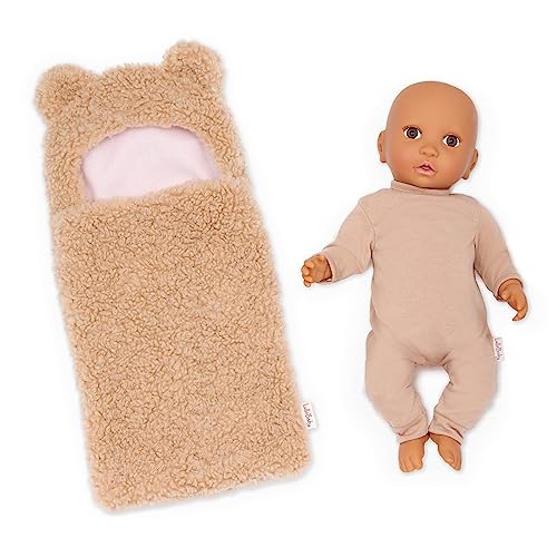 LullaBaby – Baby Puppe mit Puppenkleidung – Honig Hautton & braune Augen – 36 cm Babypuppe Weichkörper – Teddy Pucksack – Spielzeug für Kinder ab 2 Jahren – Teddy Schlafsack von LullaBaby